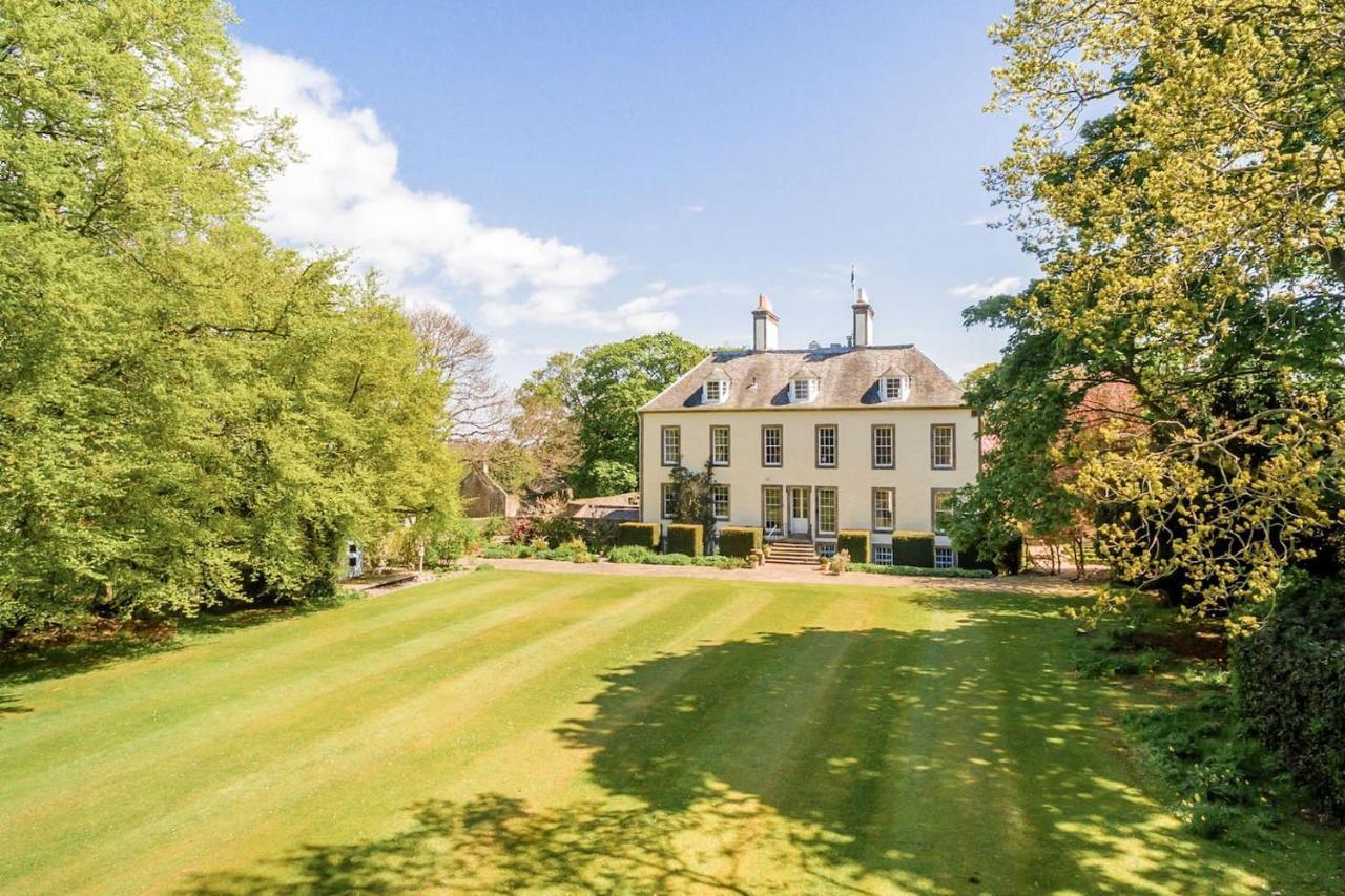 Drylaw House, Grade A Listed Mansion Near City Centre 爱丁堡 外观 照片